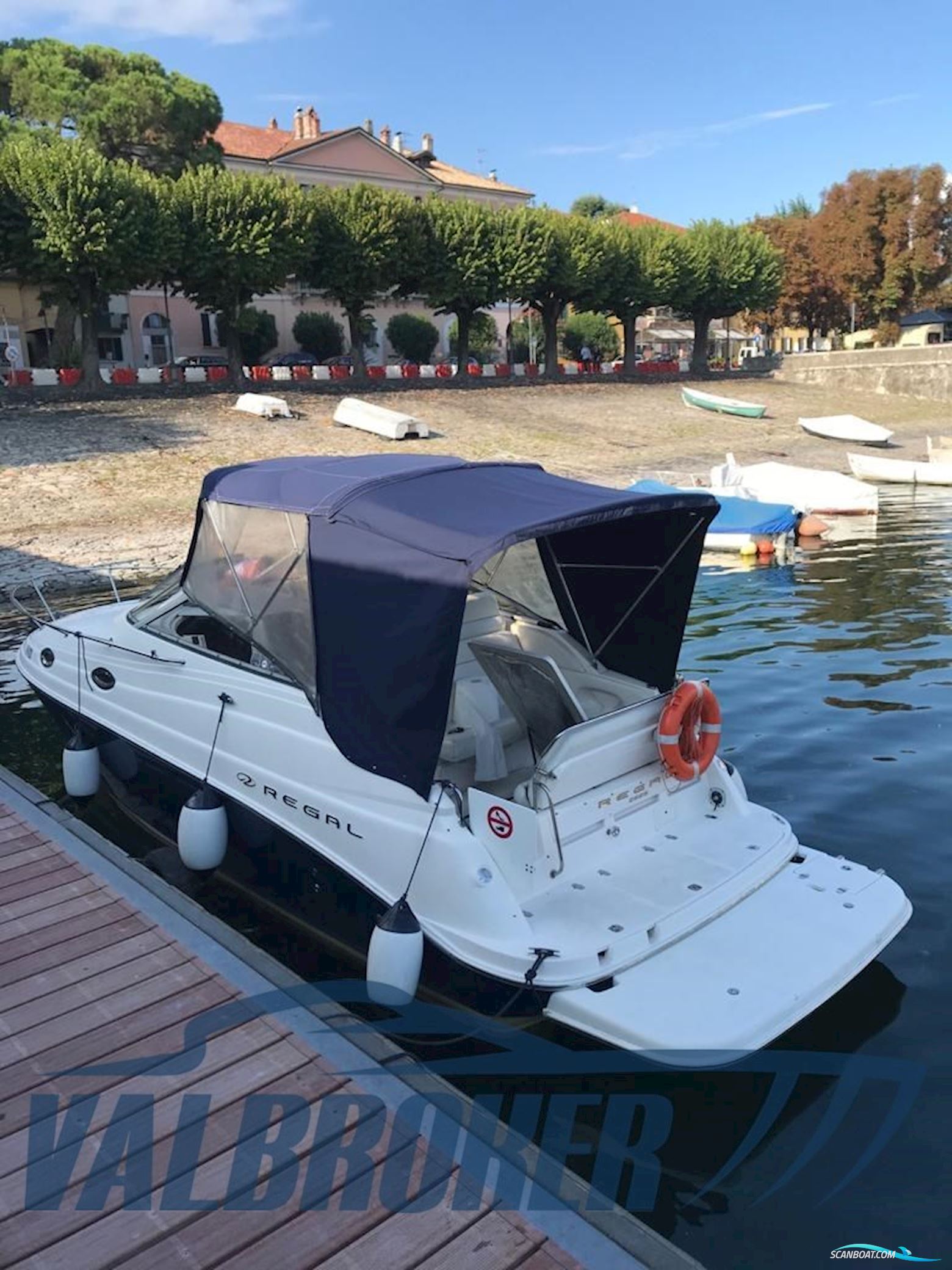 Regal Marine Commodore 2665