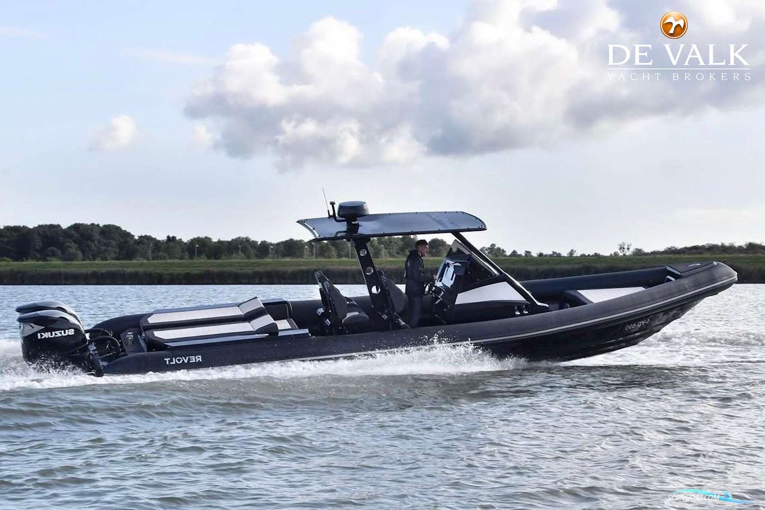 Revolt Comfort 38 Motorboot 2019, mit Suzuki motor, Frankreich