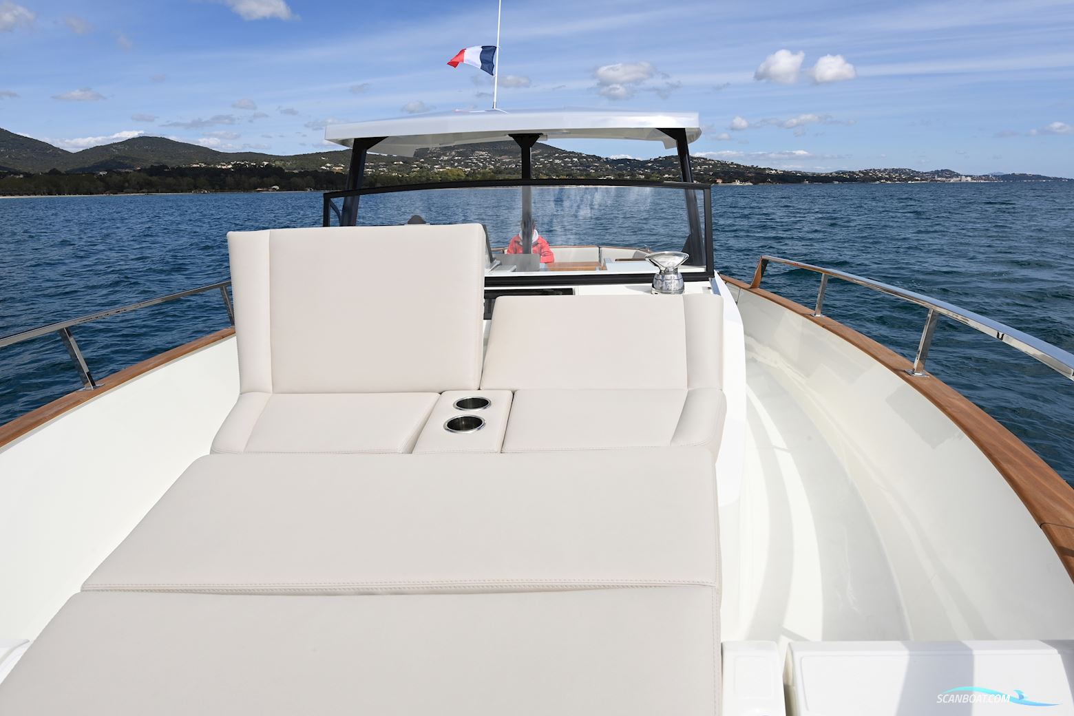 Rhéa 32 Open