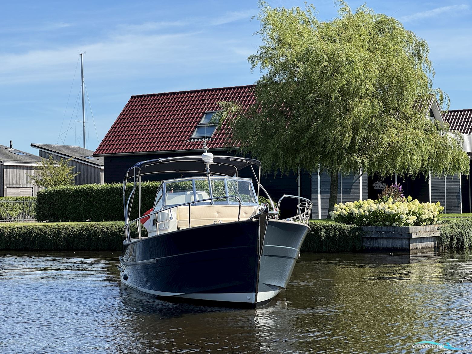 Rhea 750 Open