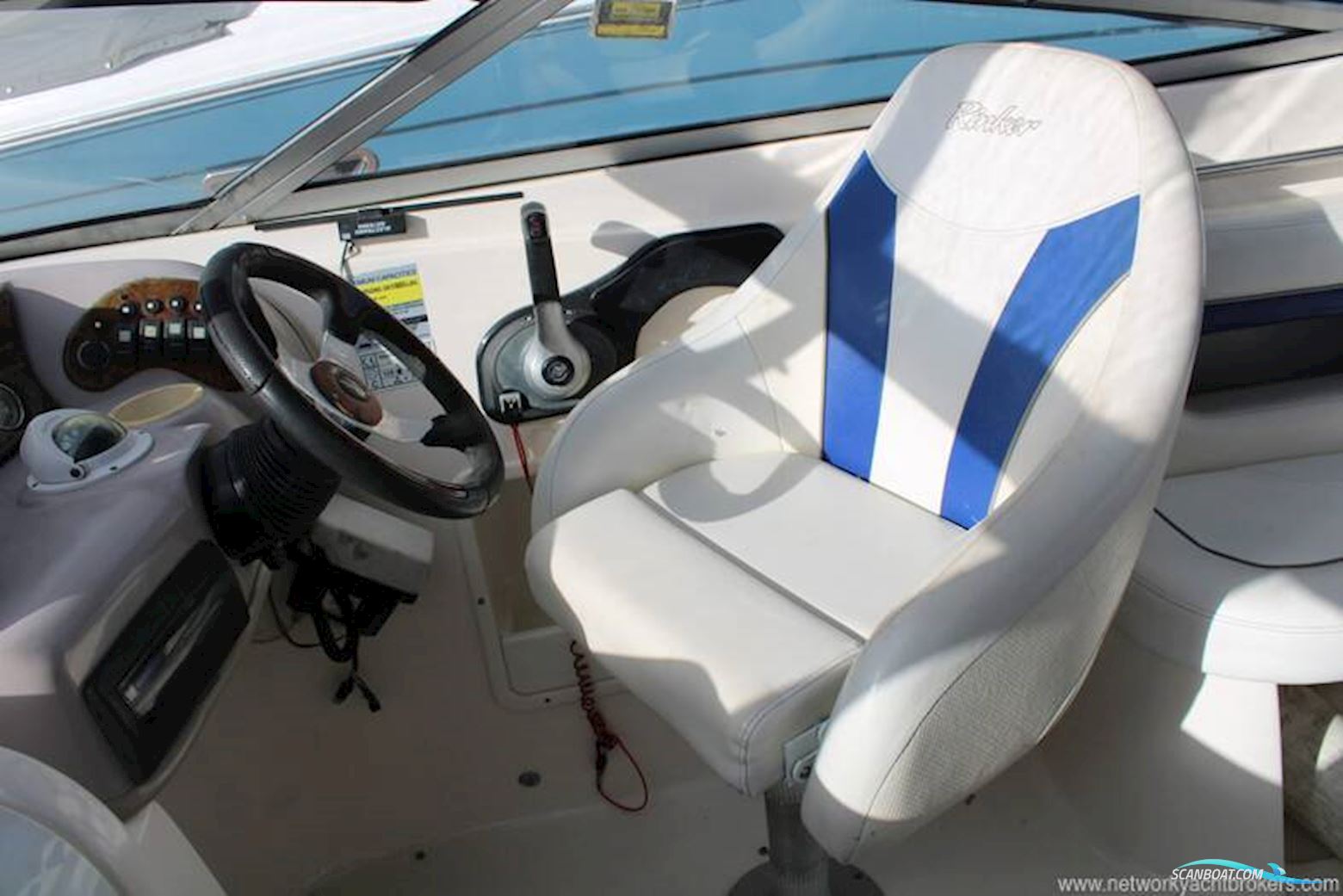 Rinker 232 Captiva