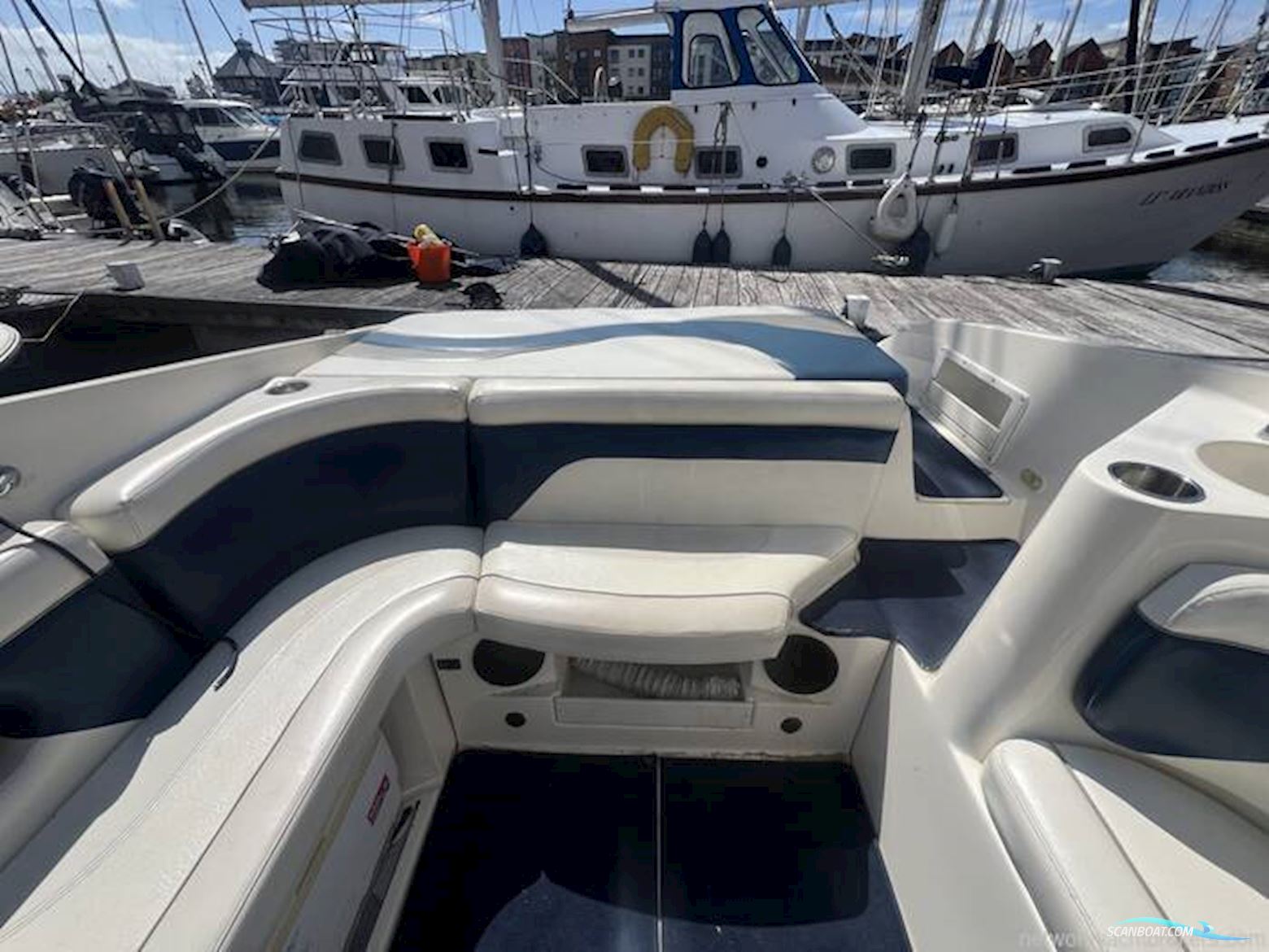Rinker 232 Captiva