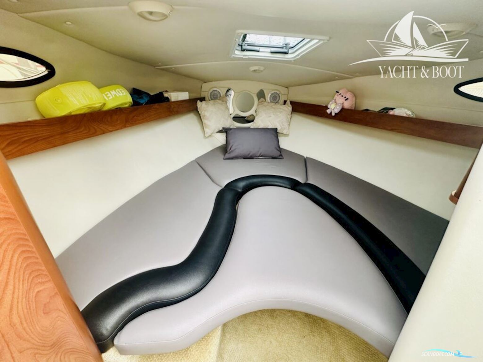 Rinker 246 Captiva