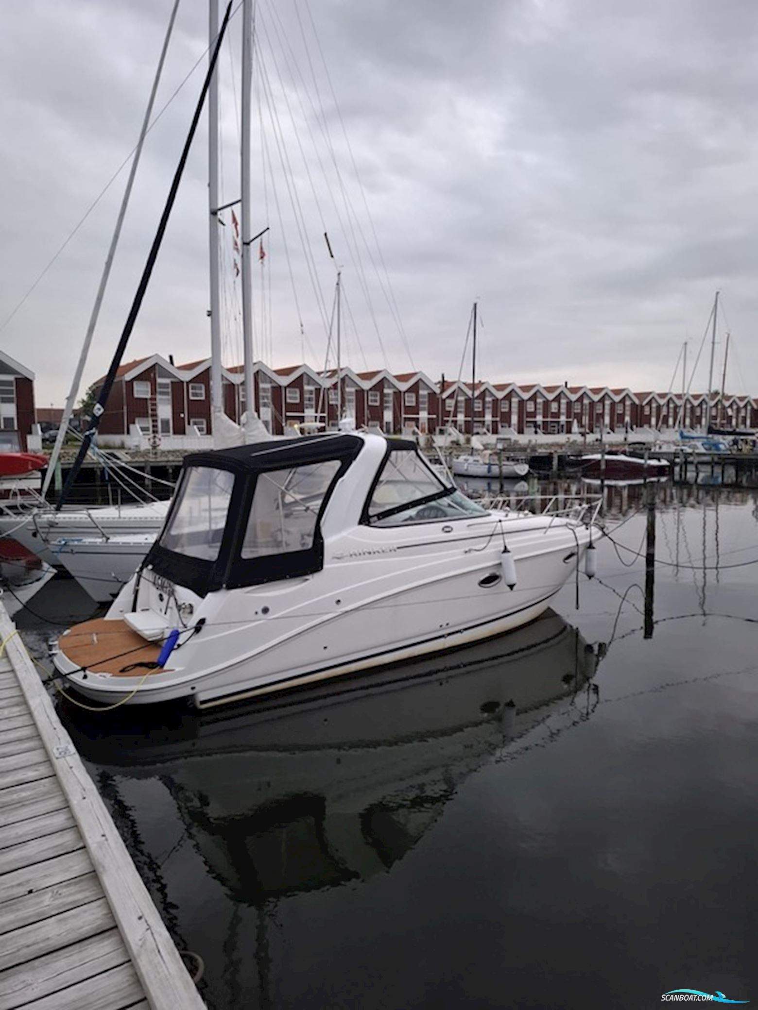 Rinker 260 express cruiser