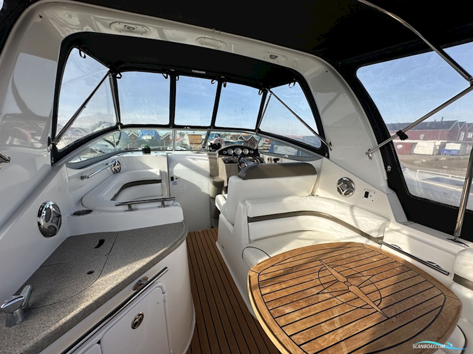 Rinker 260 express cruiser