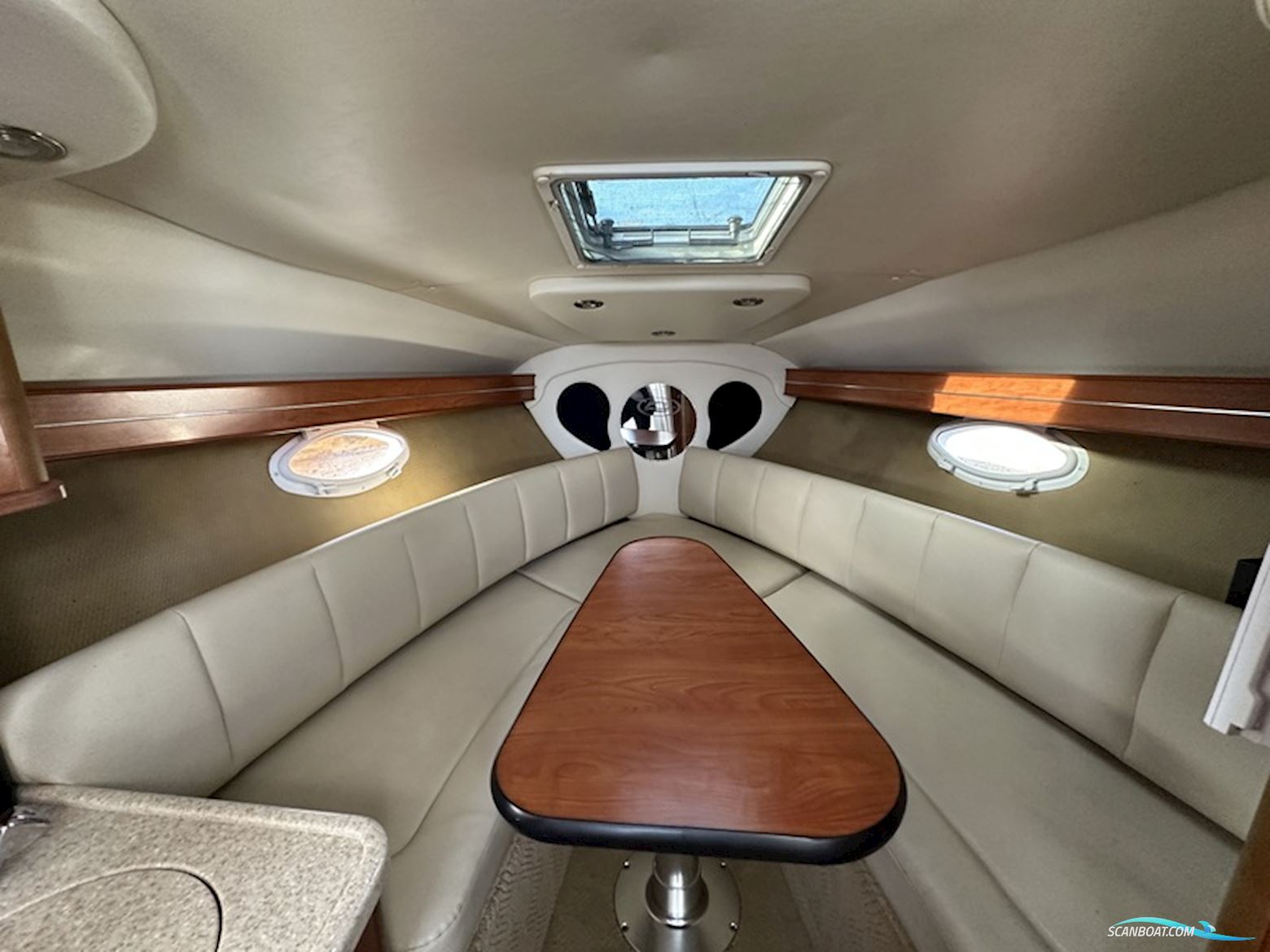 Rinker 260 express cruiser