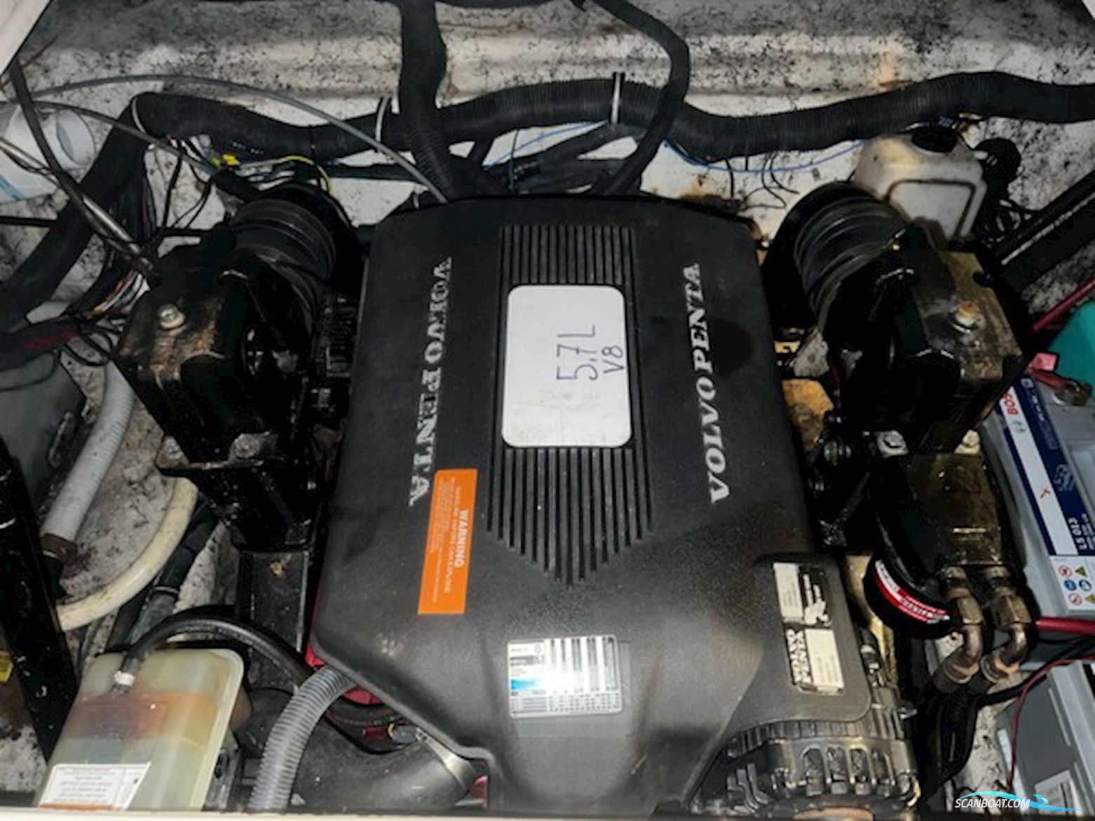 Rinker 27 Fiesta Vee, Volvo Penta 5.7 (Ferskvandskølet)