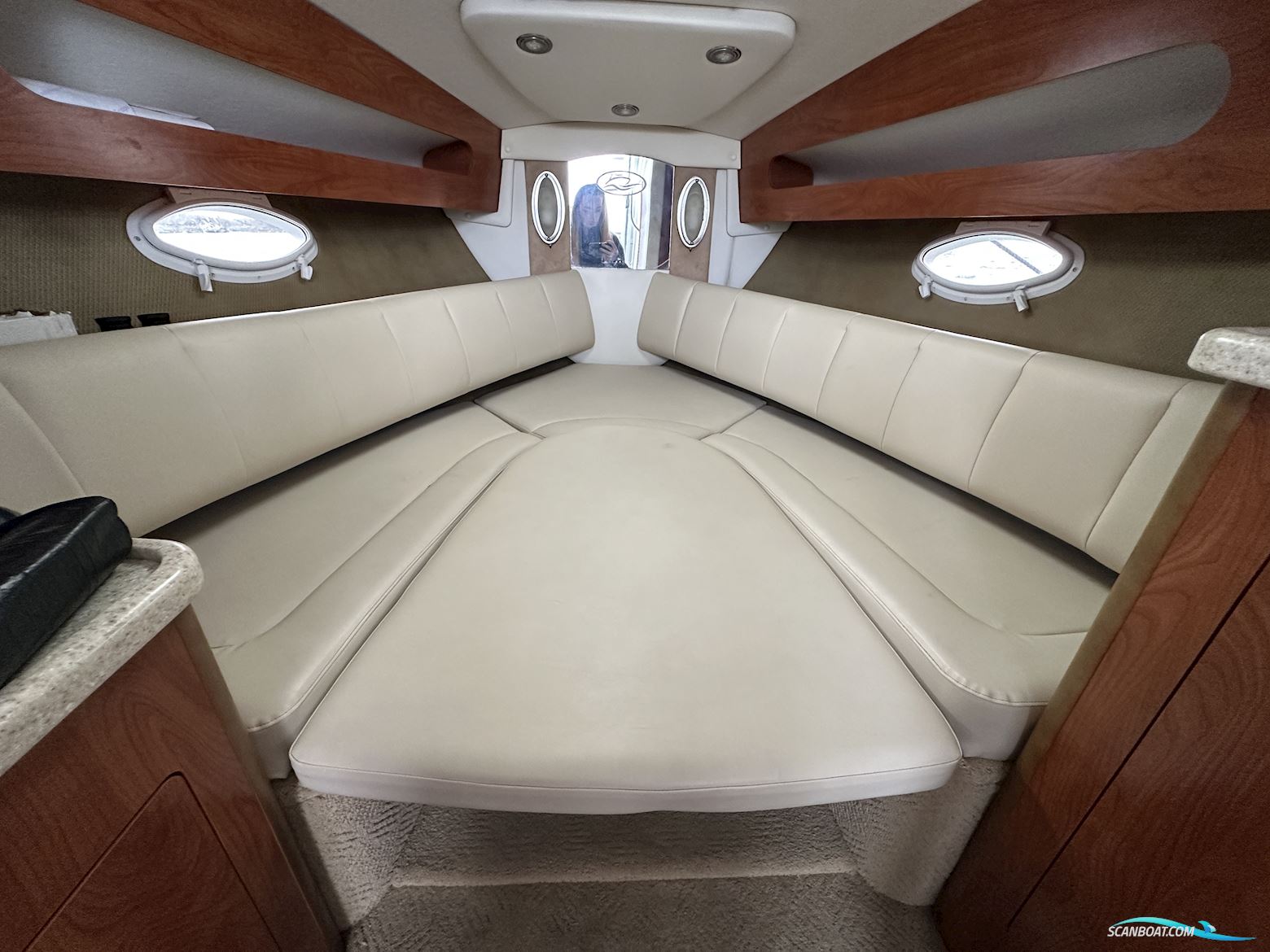 Rinker 280 Cabin Cruiser