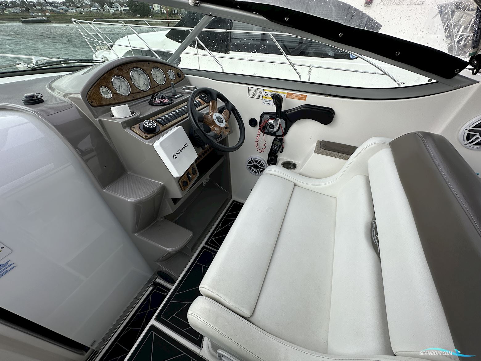 Rinker 280 Cabin Cruiser
