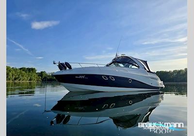 Rinker 310 Express Cruiser Motorboot 2010, mit Mercruiser motor, Deutschland