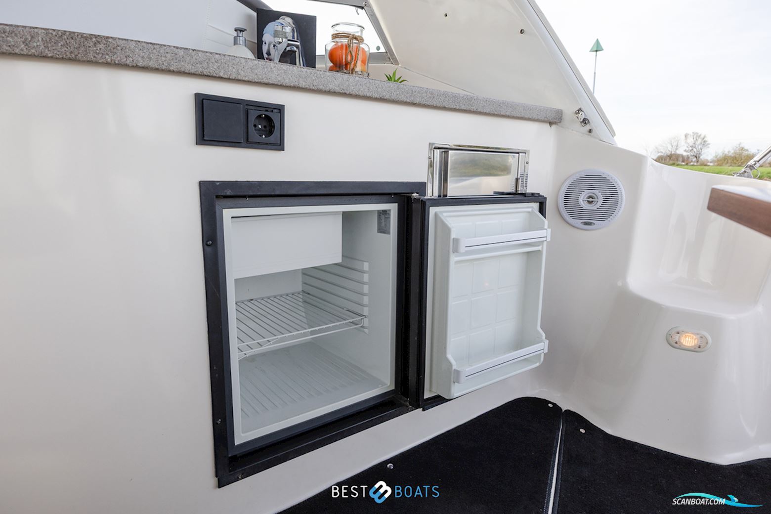 Rinker 342 Fiesta Vee