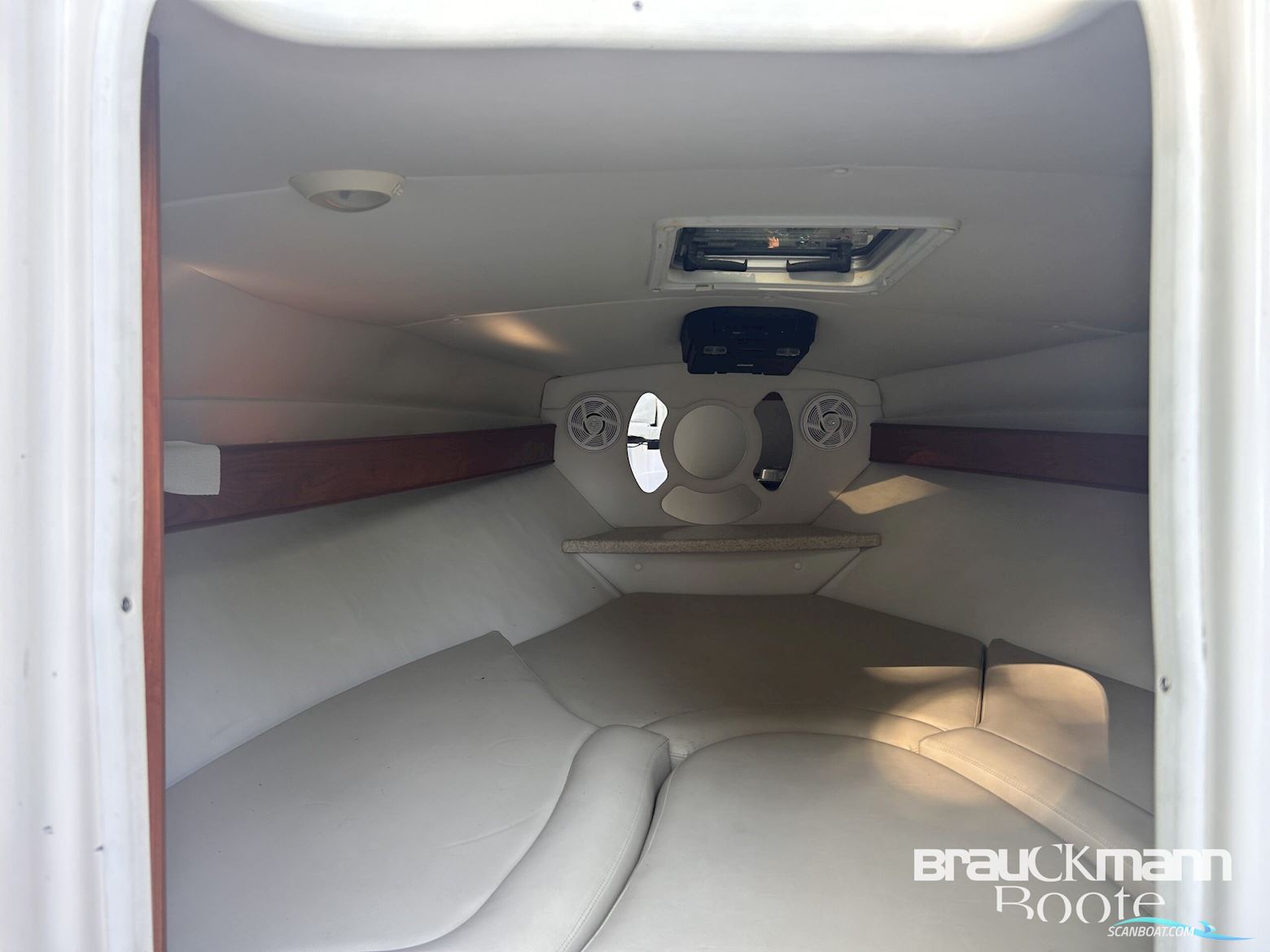 Rinker Captiva 246