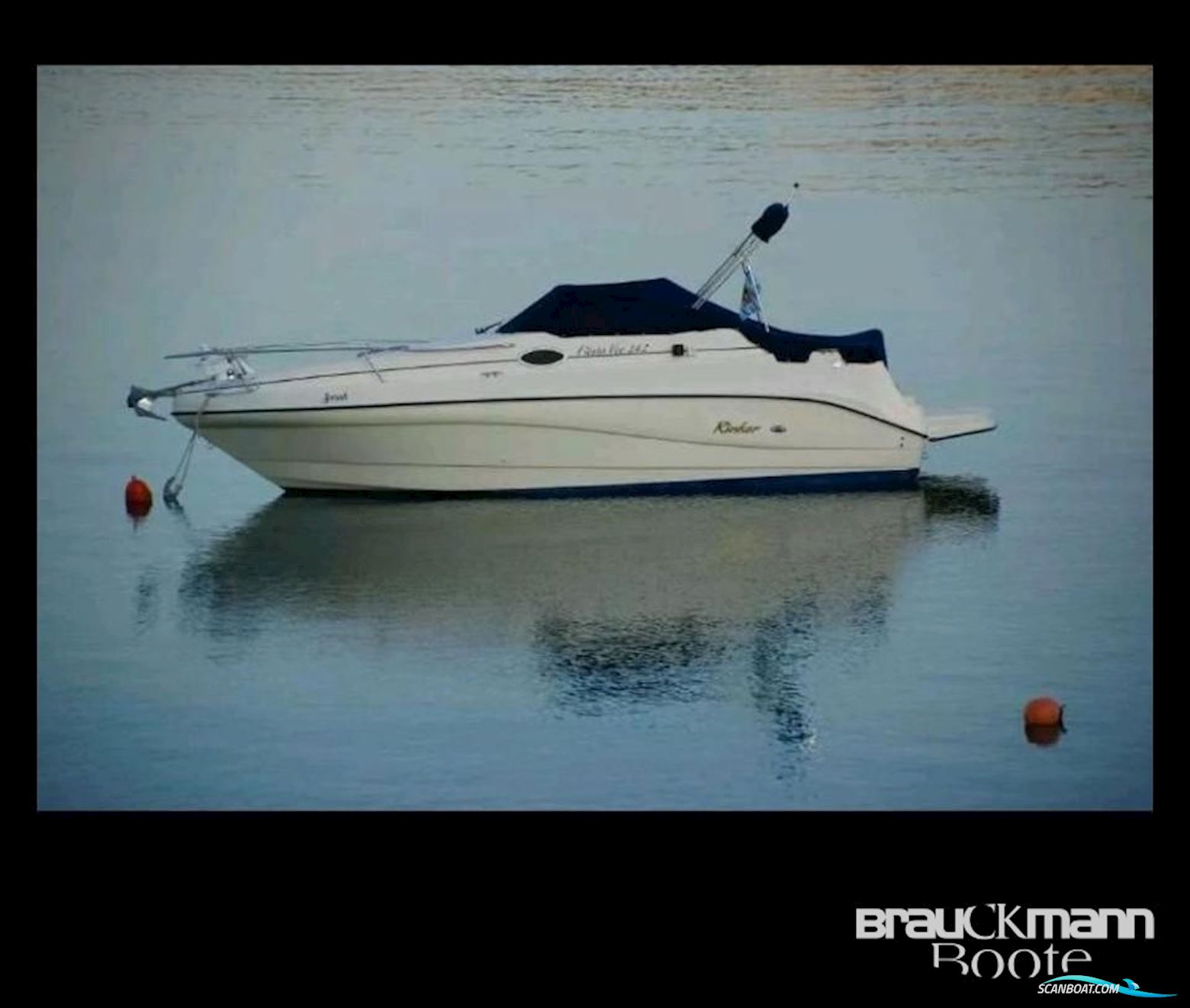 Rinker Fiesta Vee 242