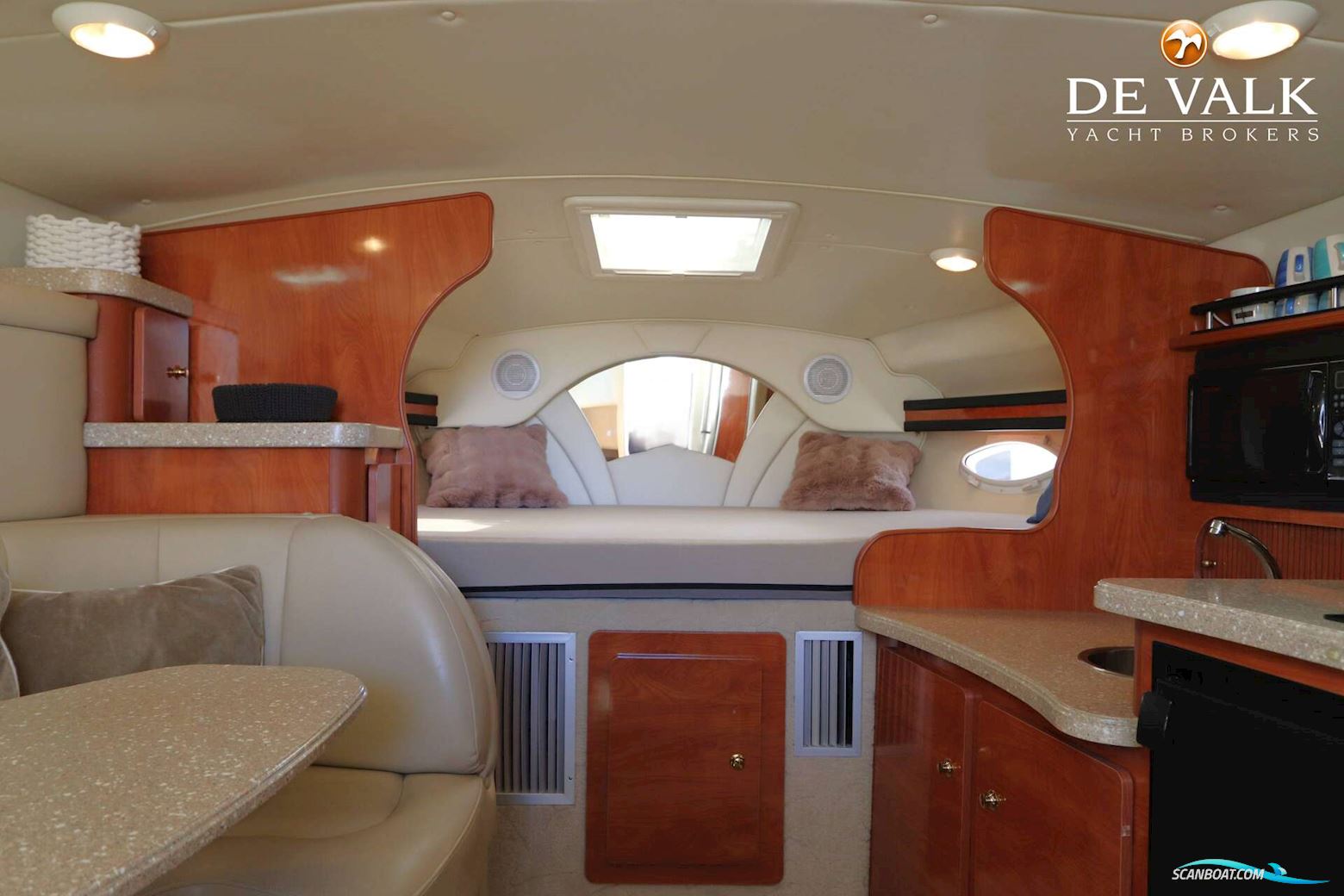 Rinker Fiesta Vee 320