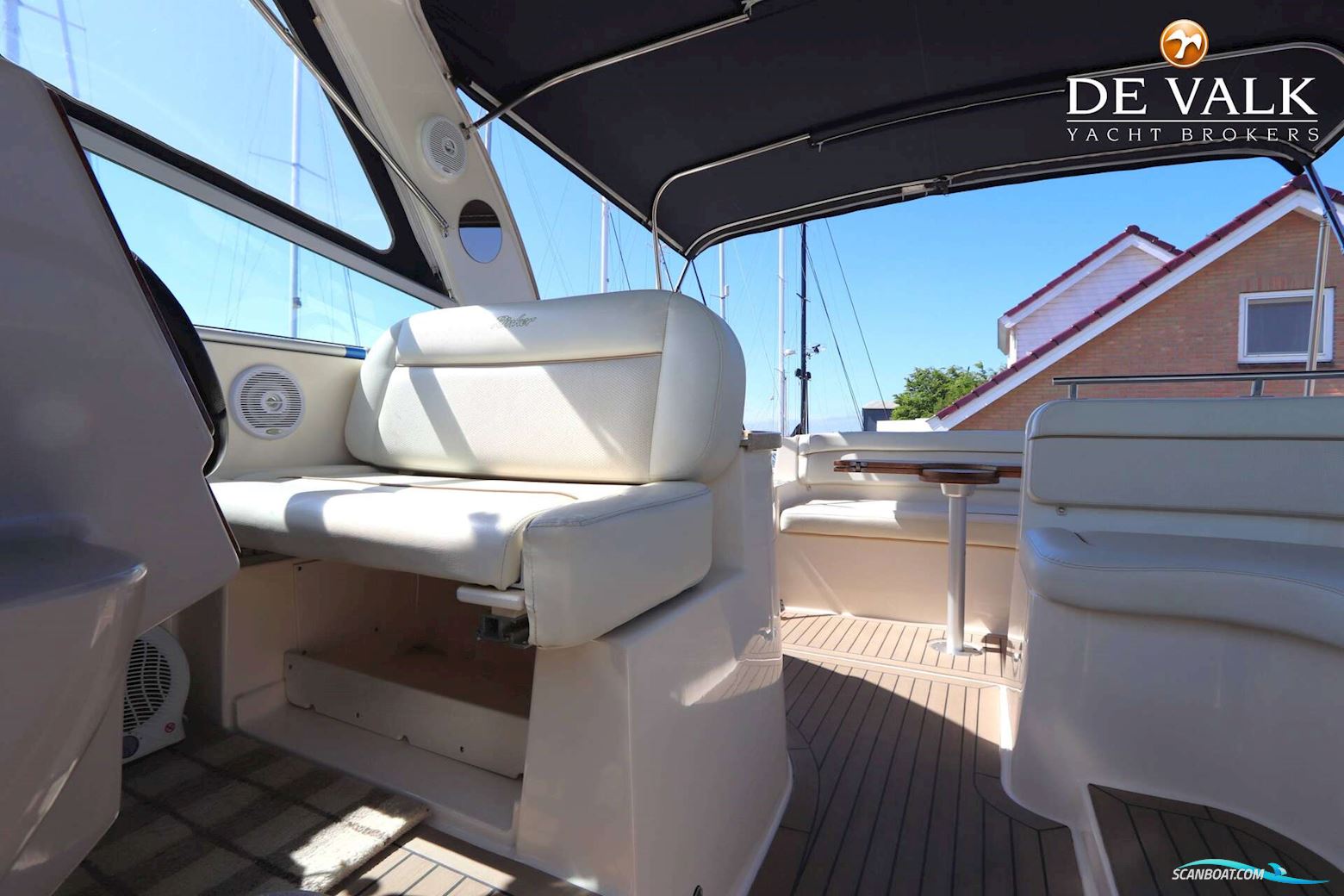 Rinker Fiesta Vee 320