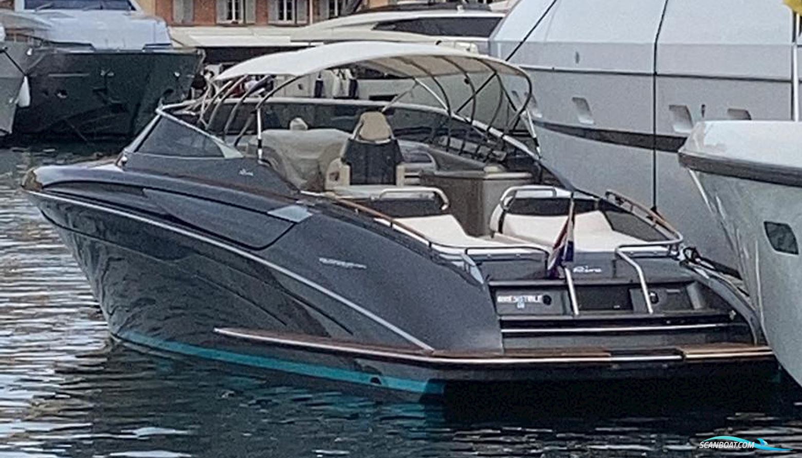 Riva 44