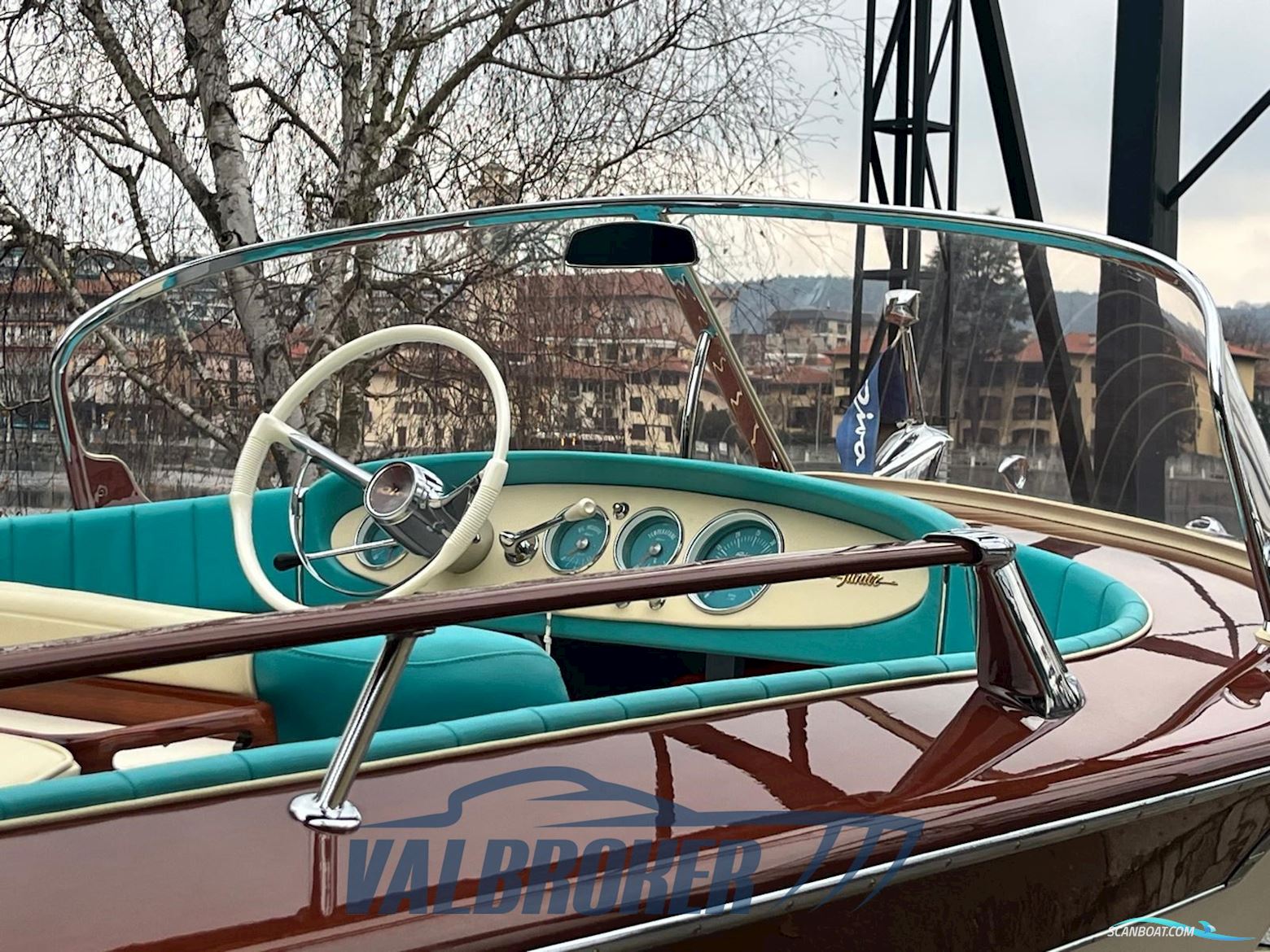 Riva Junior
