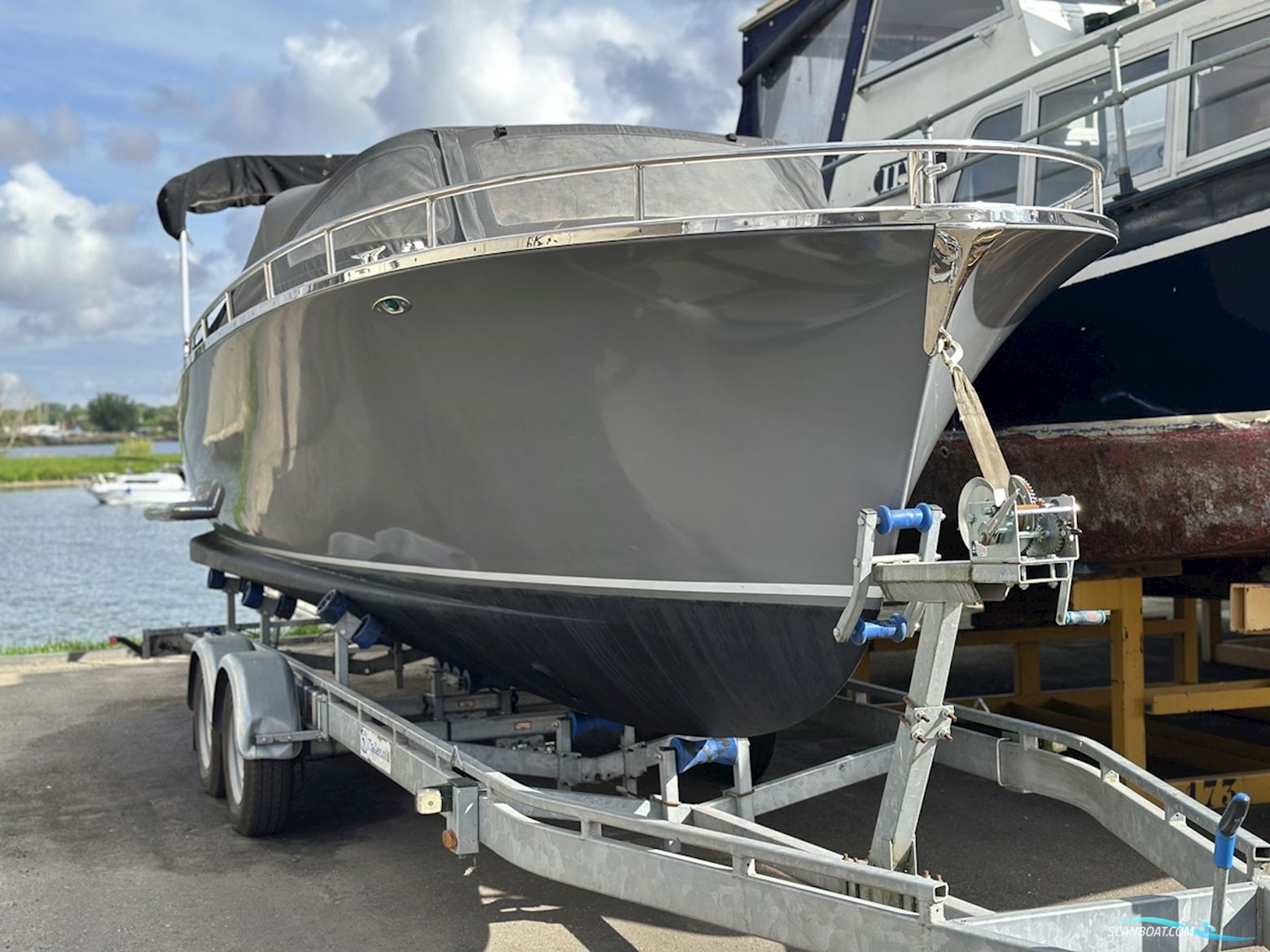 Riviera 24