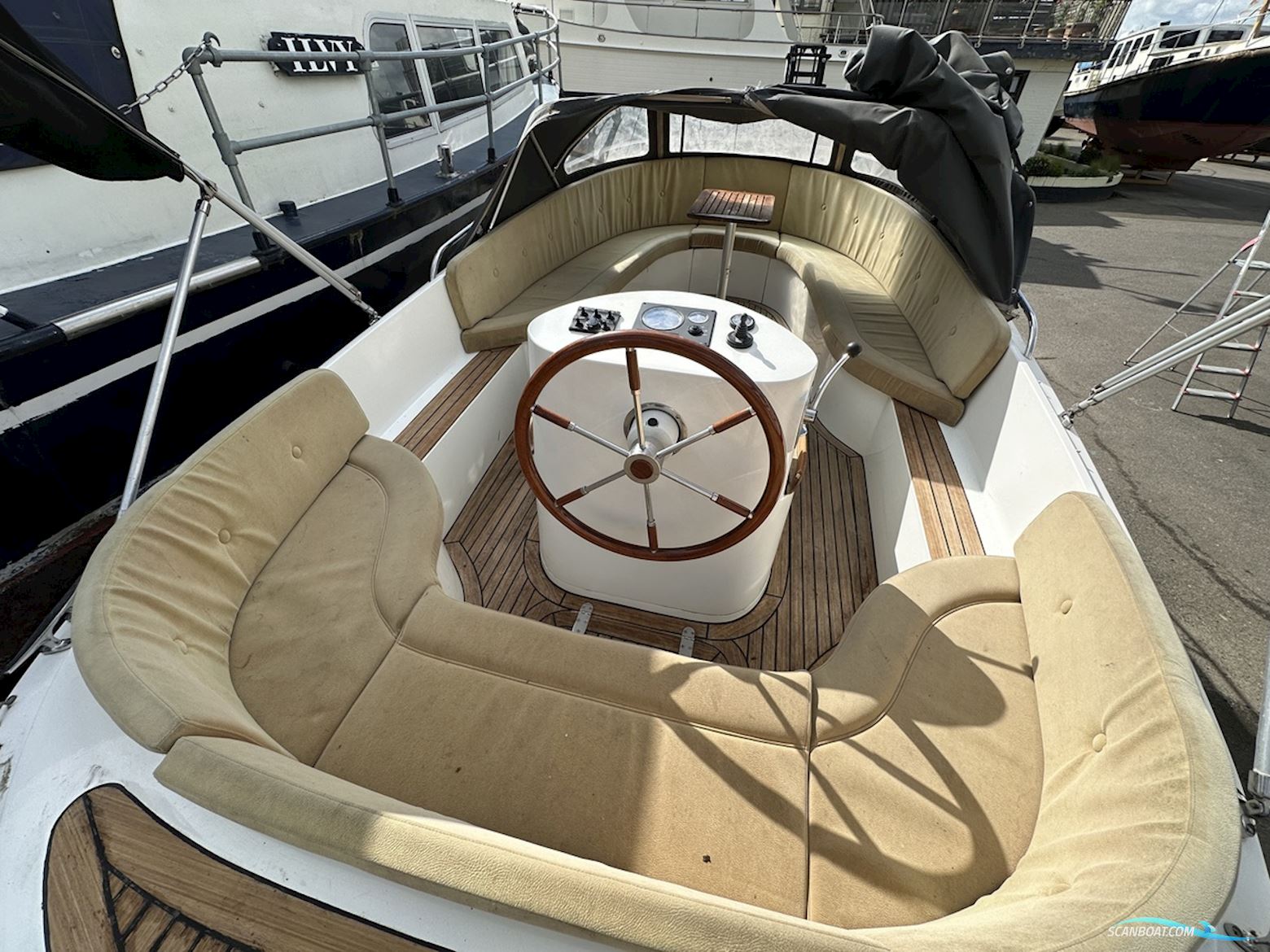 Riviera 24