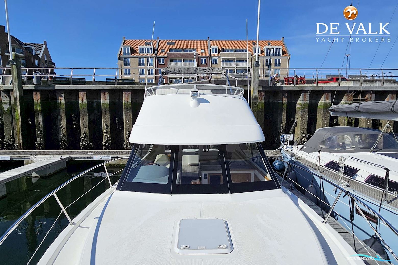 Riviera 33 Flybridge