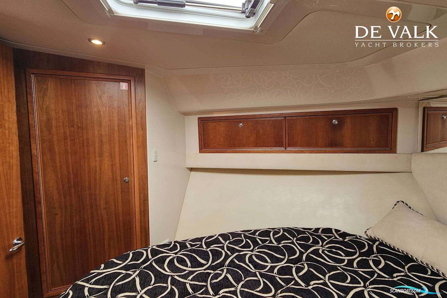 Riviera 33 Flybridge