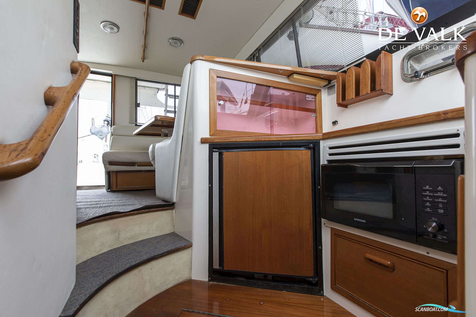 Riviera 33 Flybridge