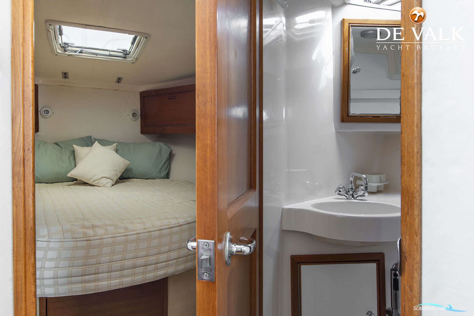 Riviera 33 Flybridge