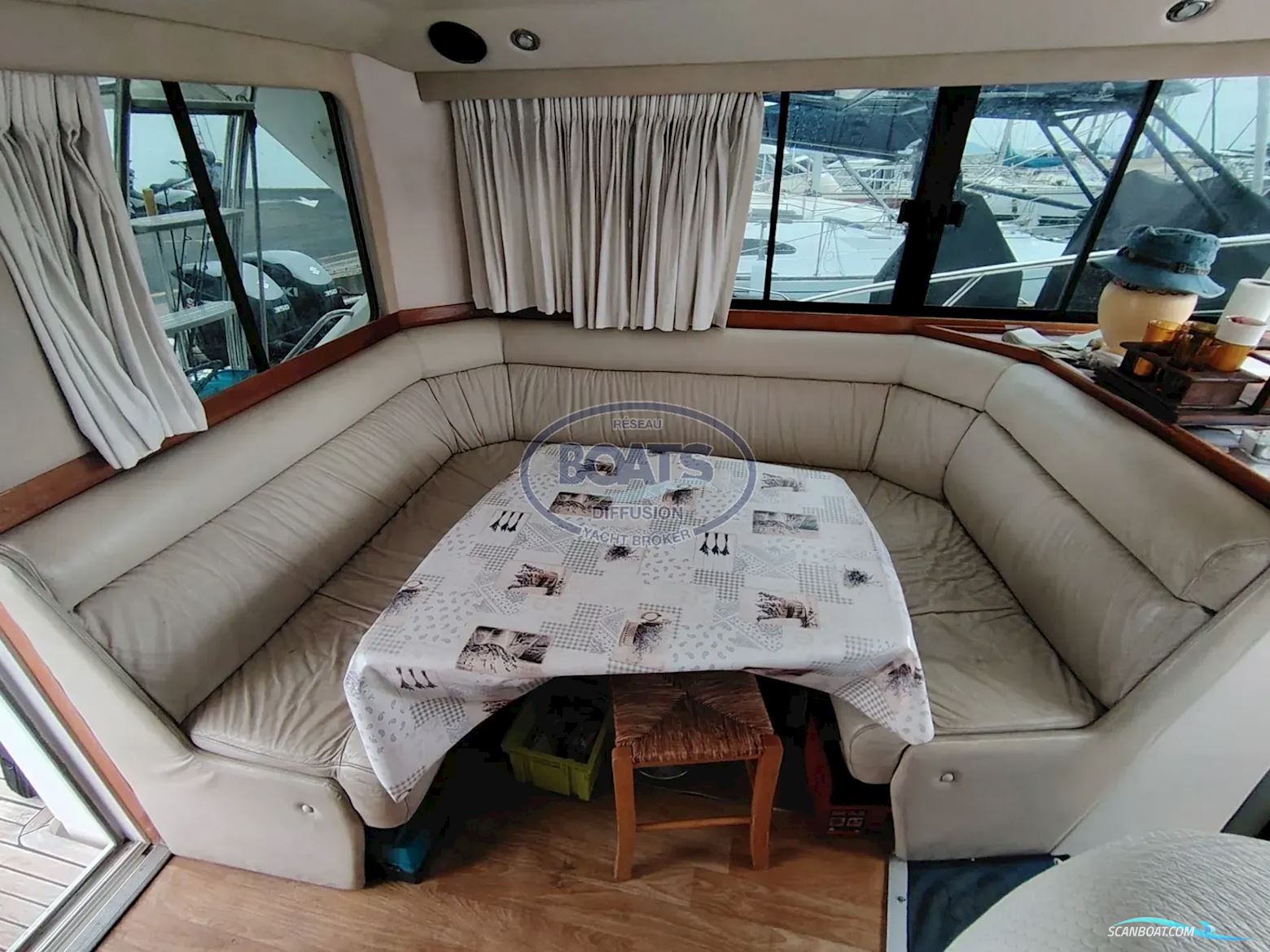 Riviera 33