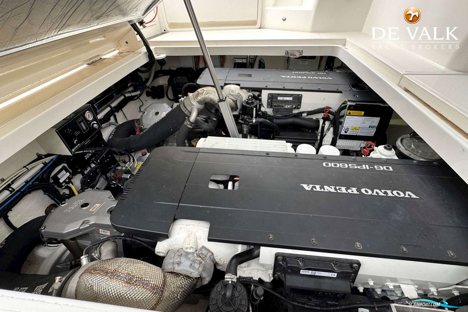 Riviera 39 Open Flybridge