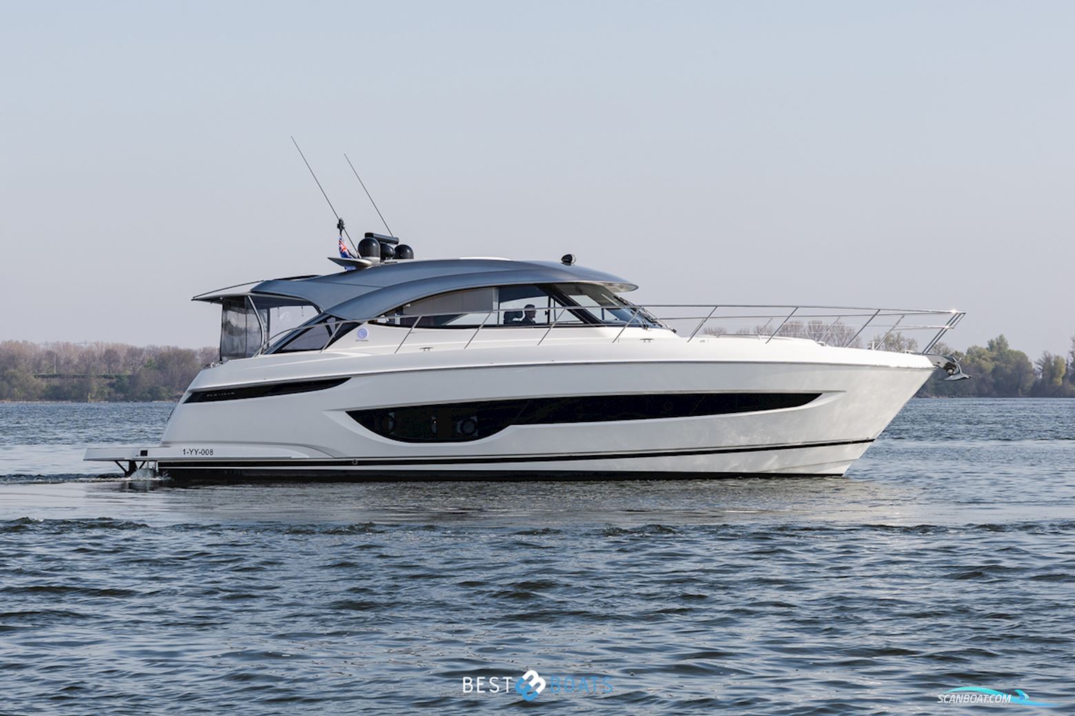 Riviera 4600 Sport Yacht-Platinum Edition Motorboot 2024, mit Twin Diesel - Volvo D8 Ips 800 (442kw/600pk) - 1 x Dubbele Hendel Elektronische Besturing (Roer) - 2 x Joysticks (Een Aan Roer, Een Aan Stuurboord co motor, Niederlande