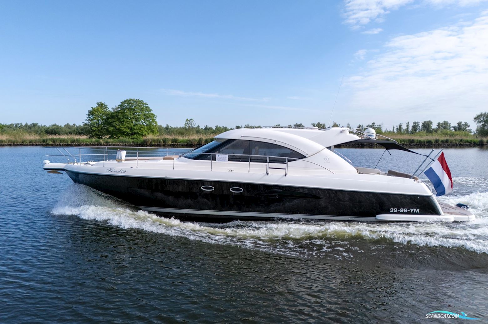 Rivièra 4700 Sport Yacht