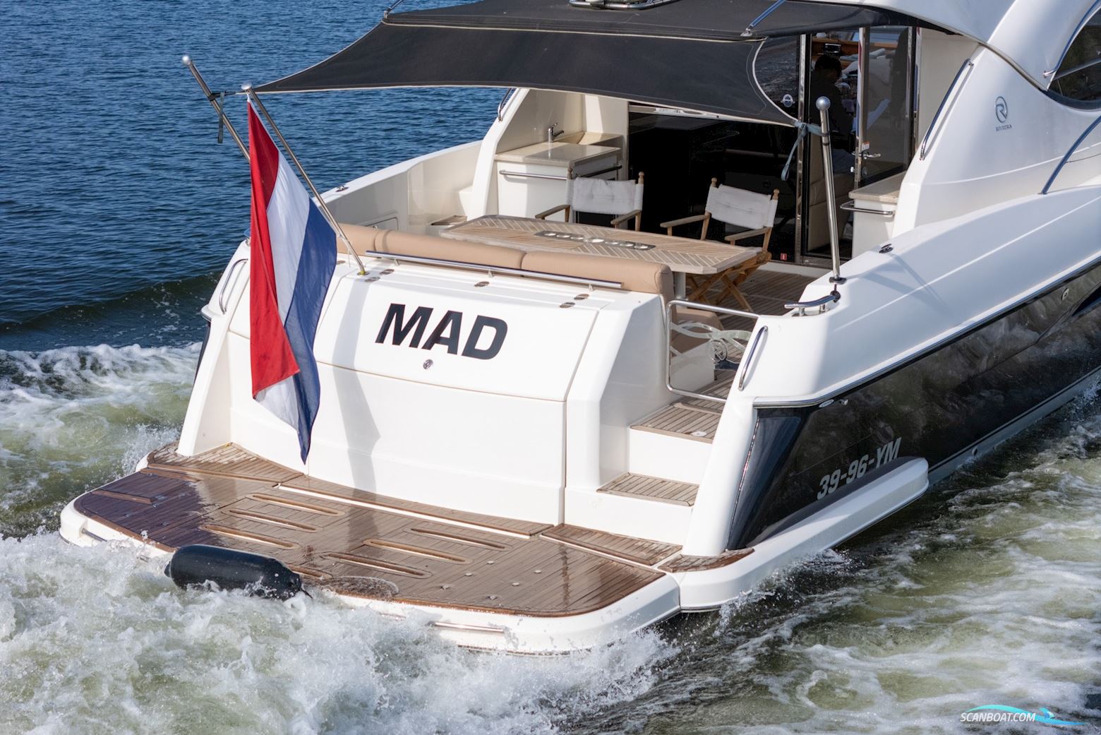 Rivièra 4700 Sport Yacht