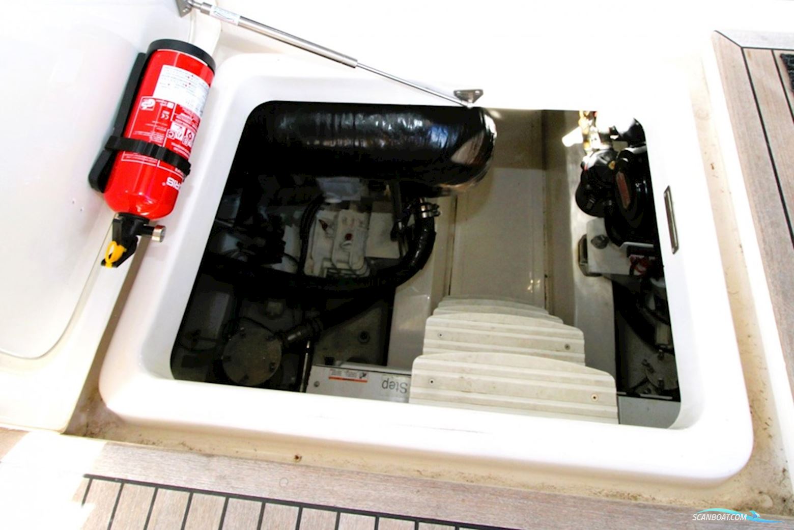 Rivièra 4700 Sport Yacht