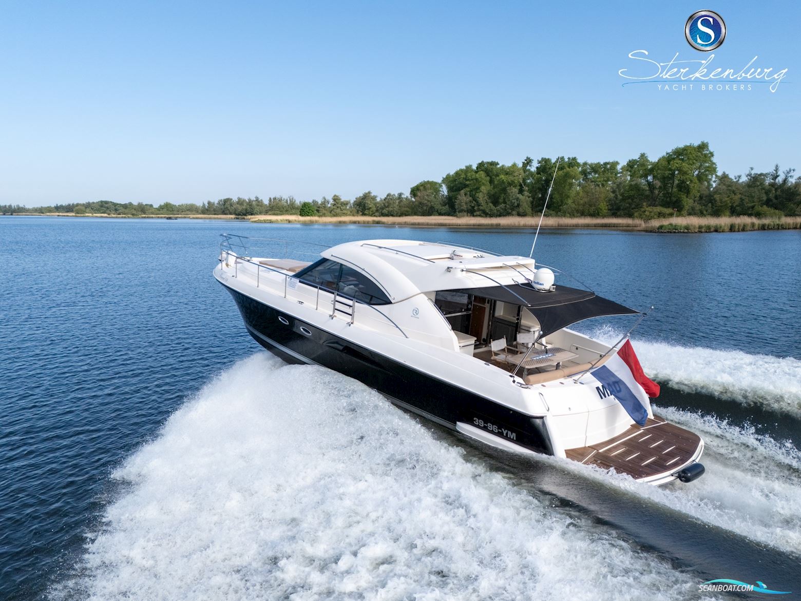 Rivièra 4700 Sport Yacht