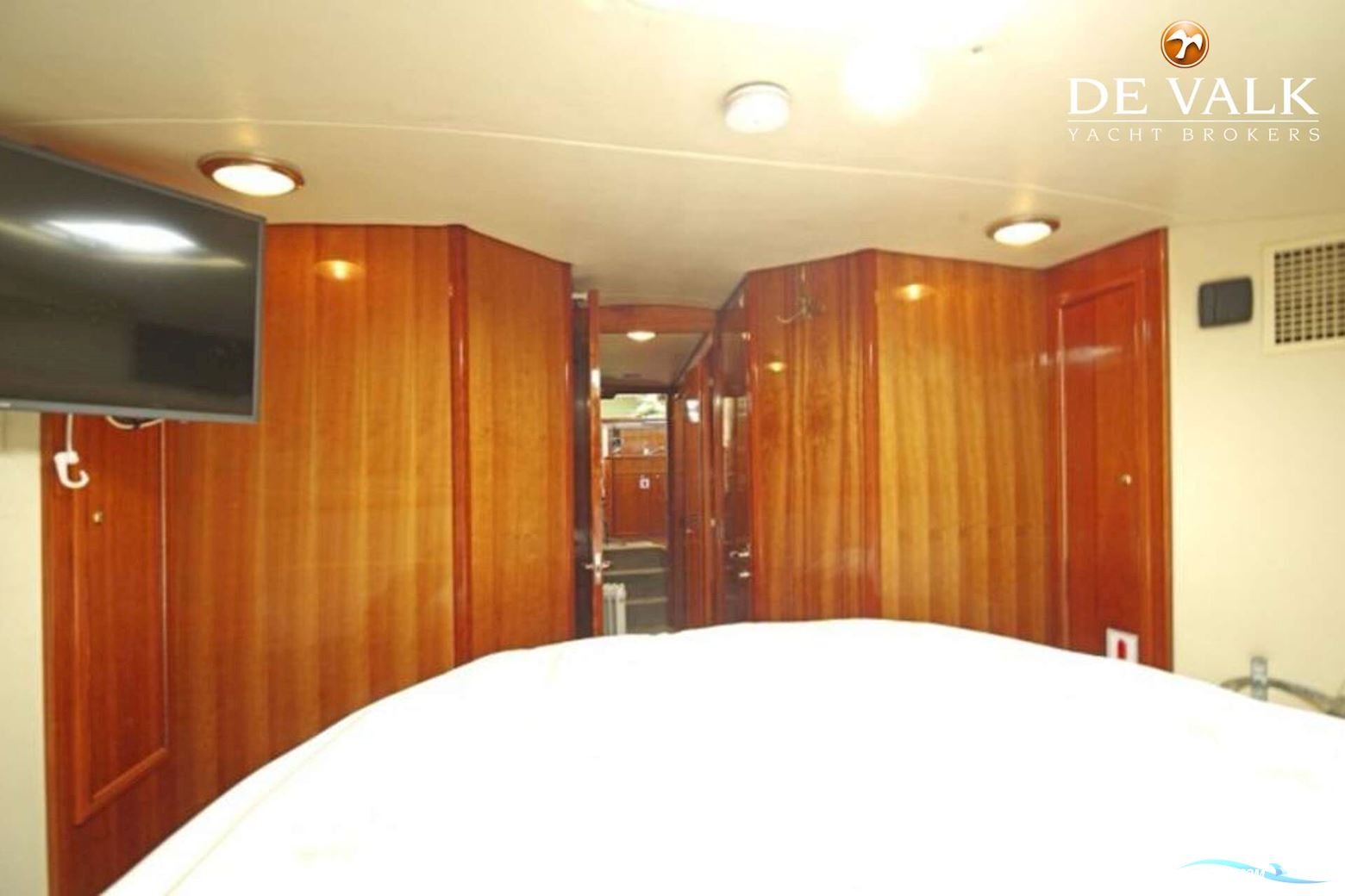 Riviera 48 Flybridge