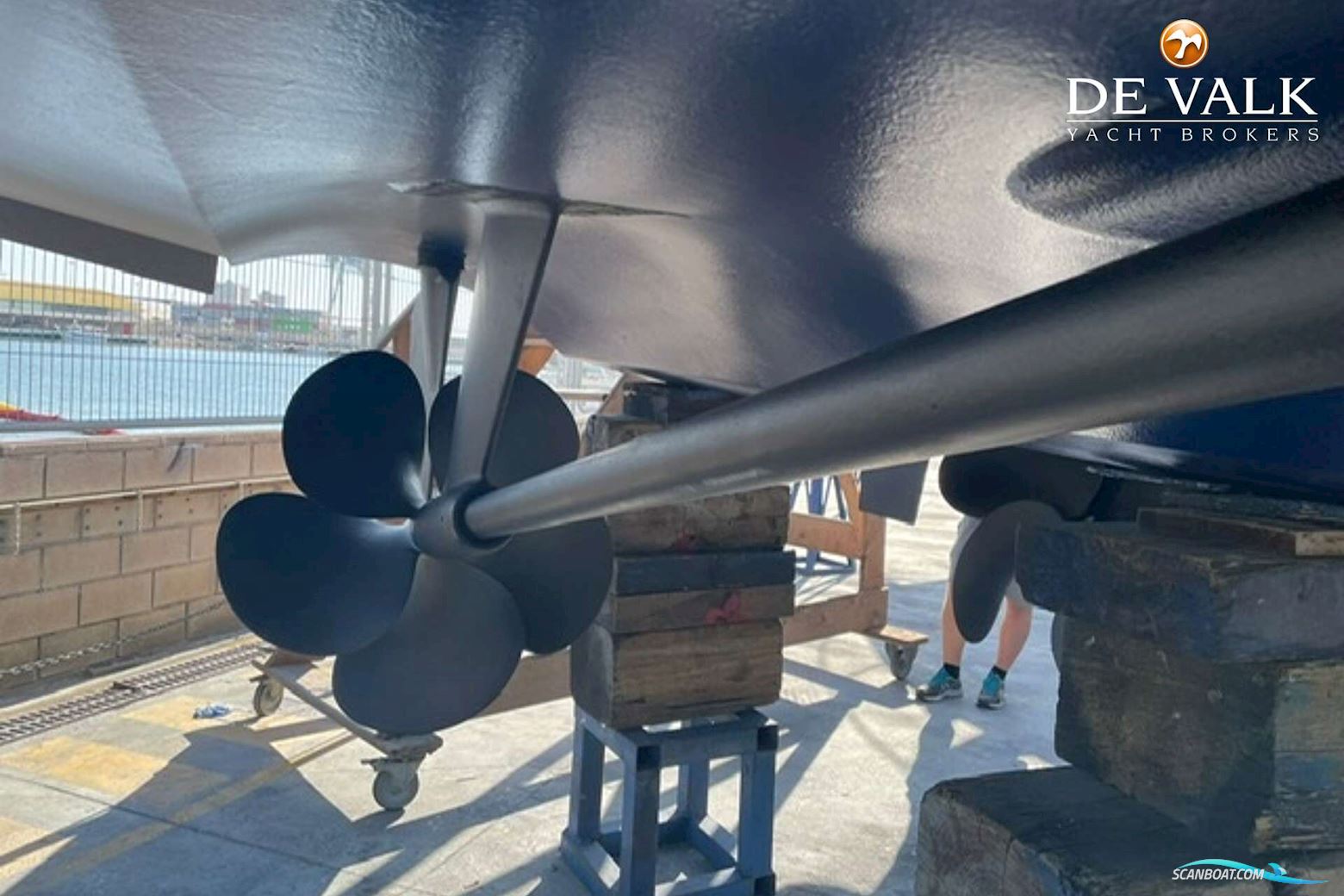 Riviera 58 Enclosed Flybridge