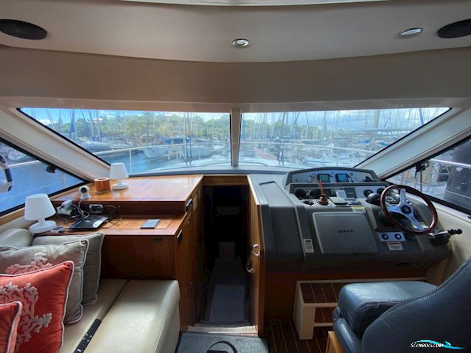 Riviera Yachts 4400 Sport Yacht