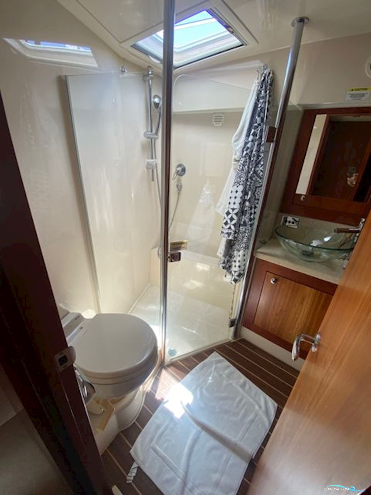 Riviera Yachts 4400 Sport Yacht
