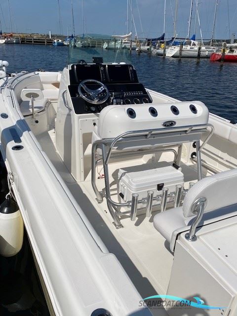 Robalo R260