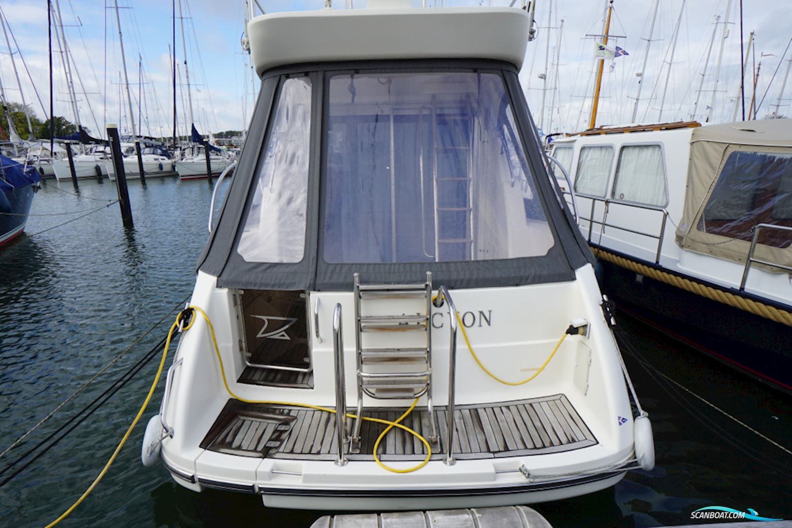 Rodman 30 Cruiser Flybridge