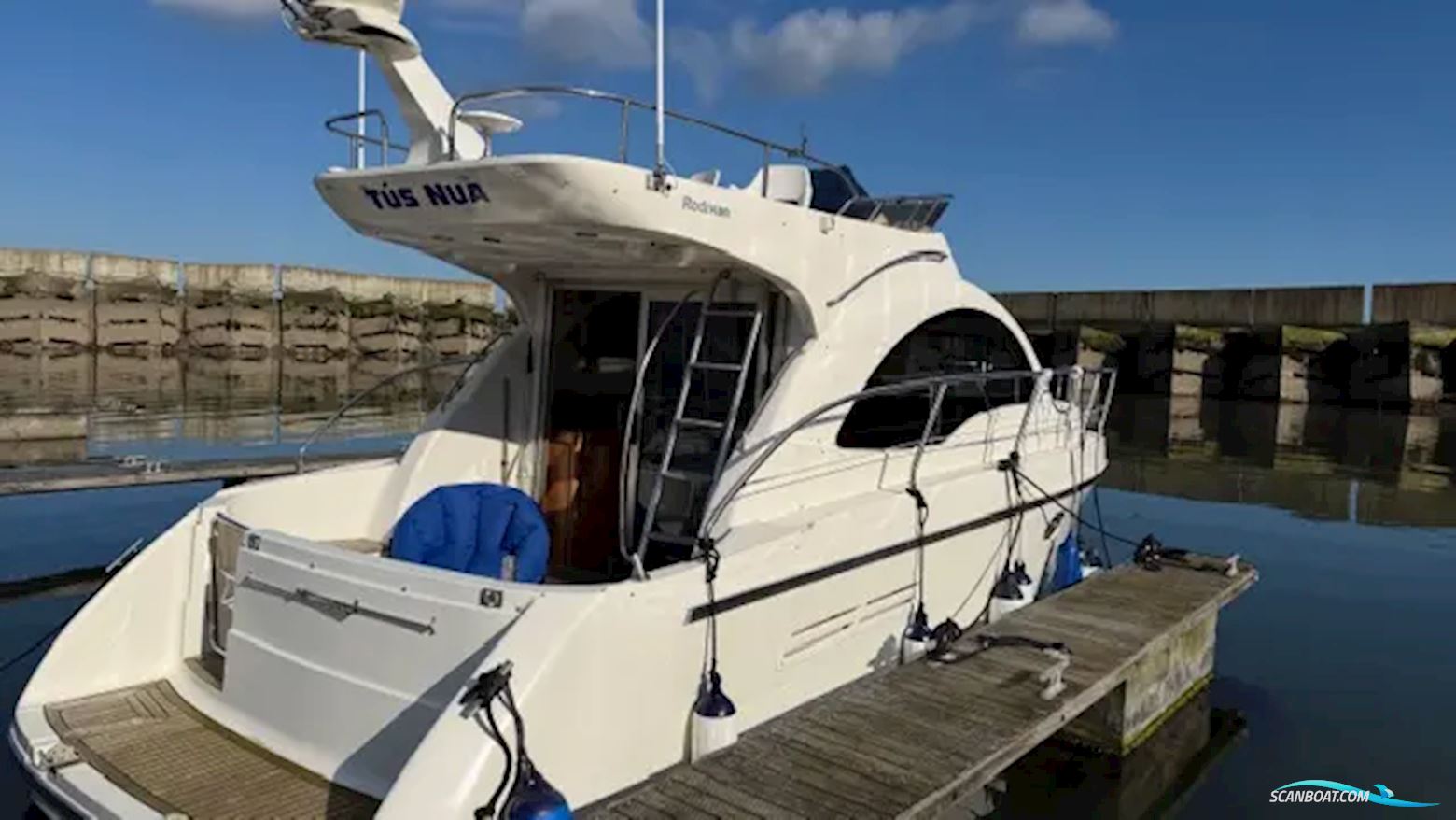 Rodman 30 Cruiser Flybridge