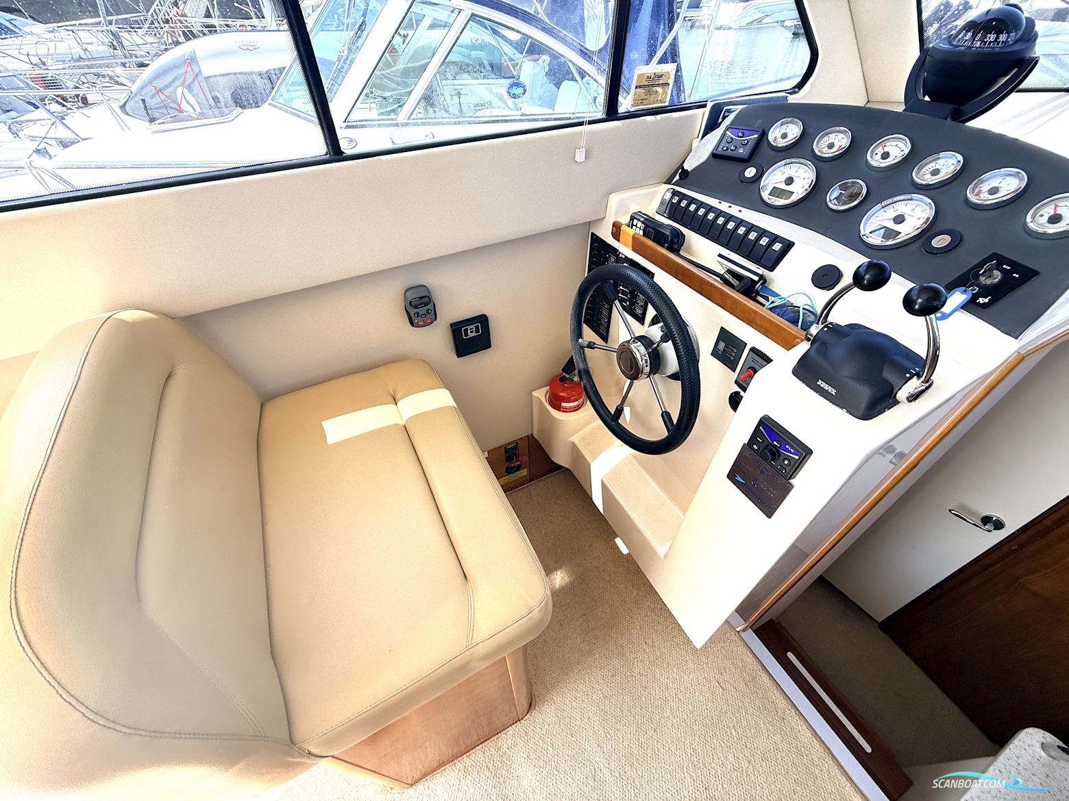 Rodman 870 Fly