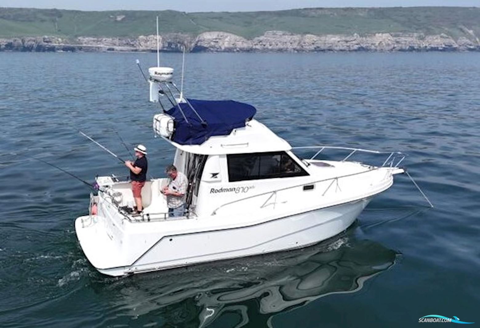 Rodman 870 Fly