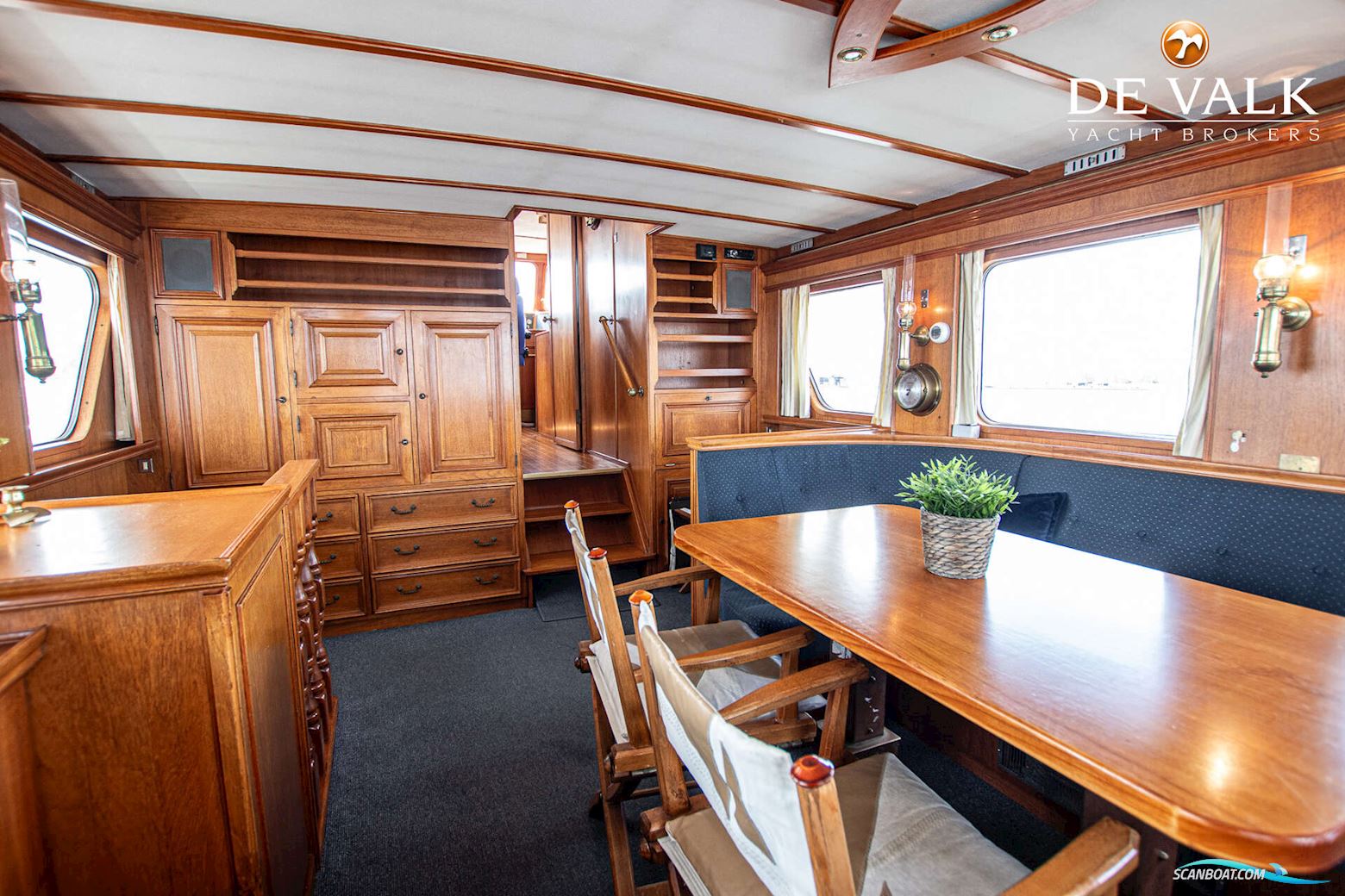 Round Bilged Motor Kotter