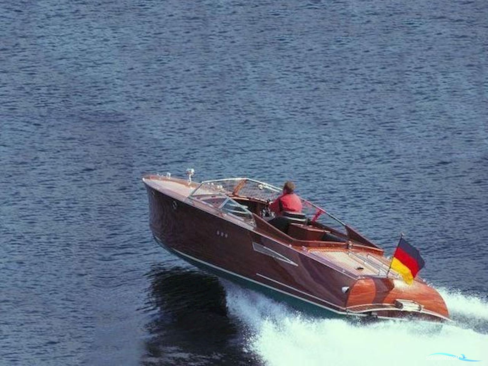 Royal Craft Dolvik 32 Runabout