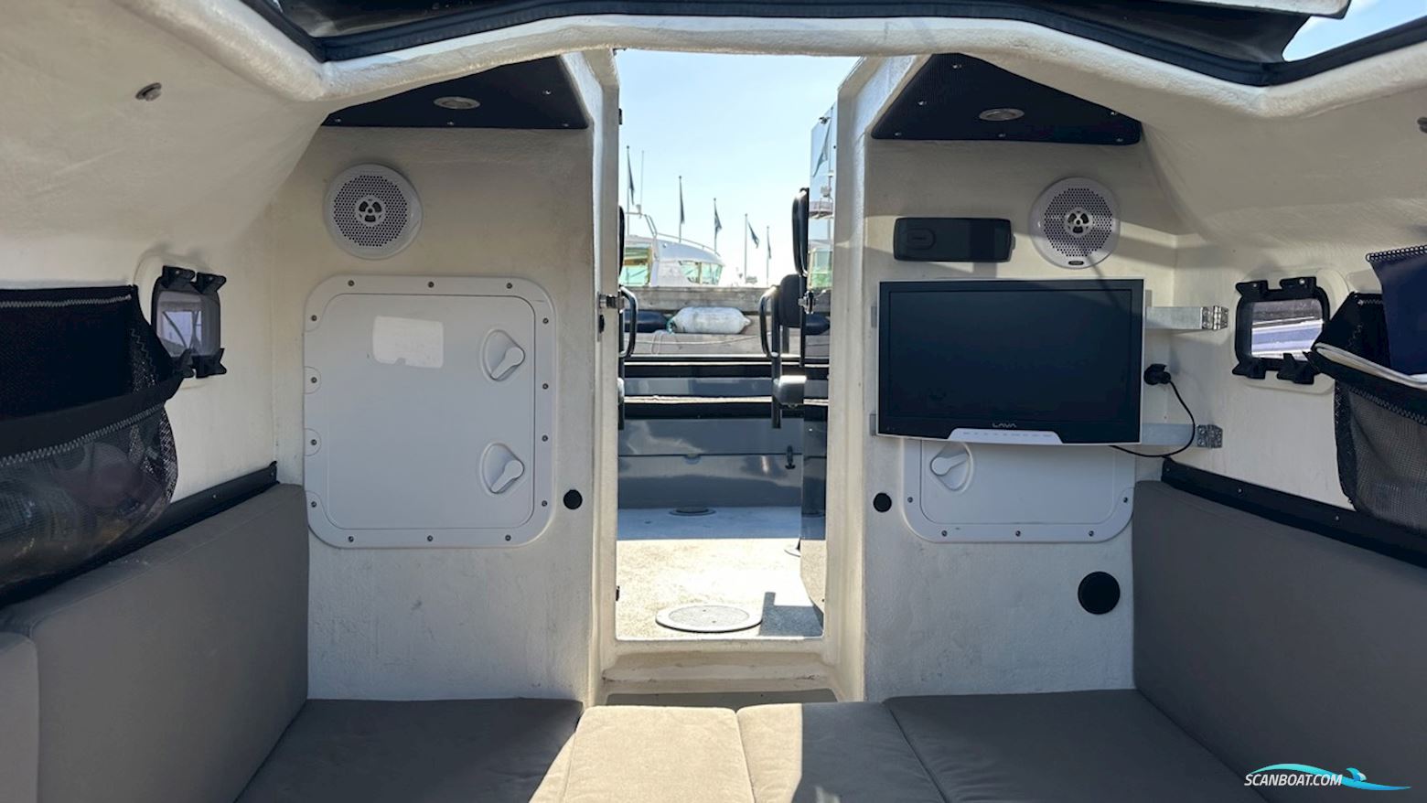 RUPERT 32 CABIN