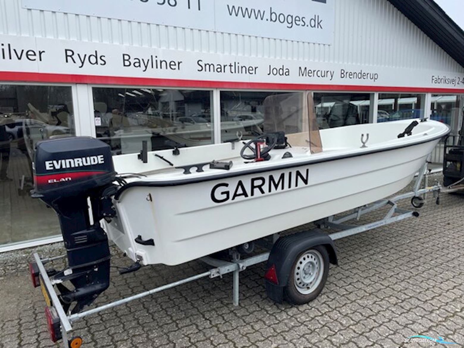 Ryds 480 S med 25 hk Evinrude 3 cylindret 2-takt og Variant 500 kg bådtrailer - Engros salg