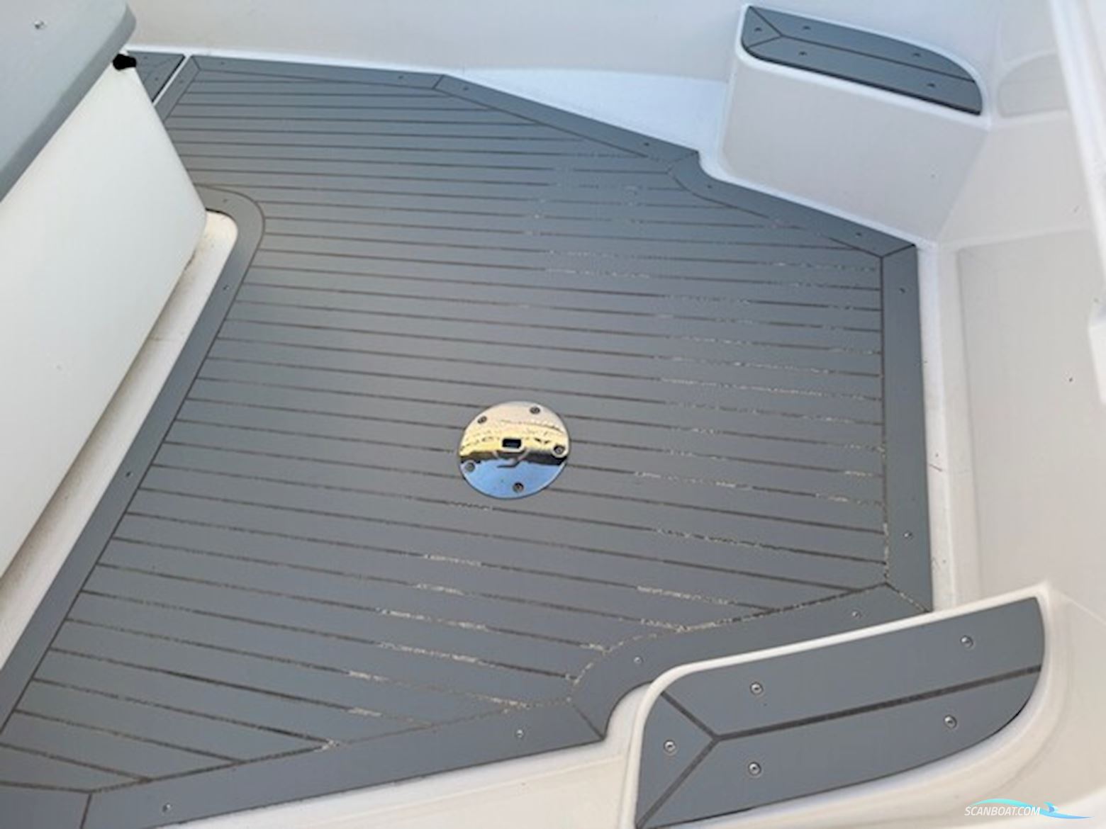 Ryds 548 Sport med F100 Mercury-EFI 4 takt 2,1L og 1000 kg Brenderup bådtrailer