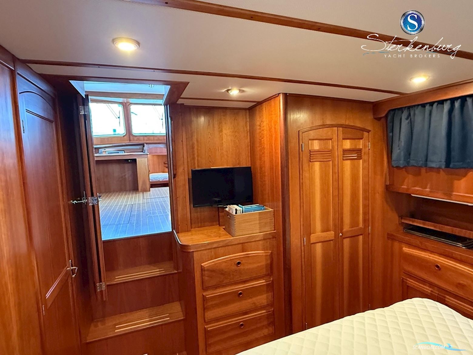 Sabre Yachts Sabreline 47