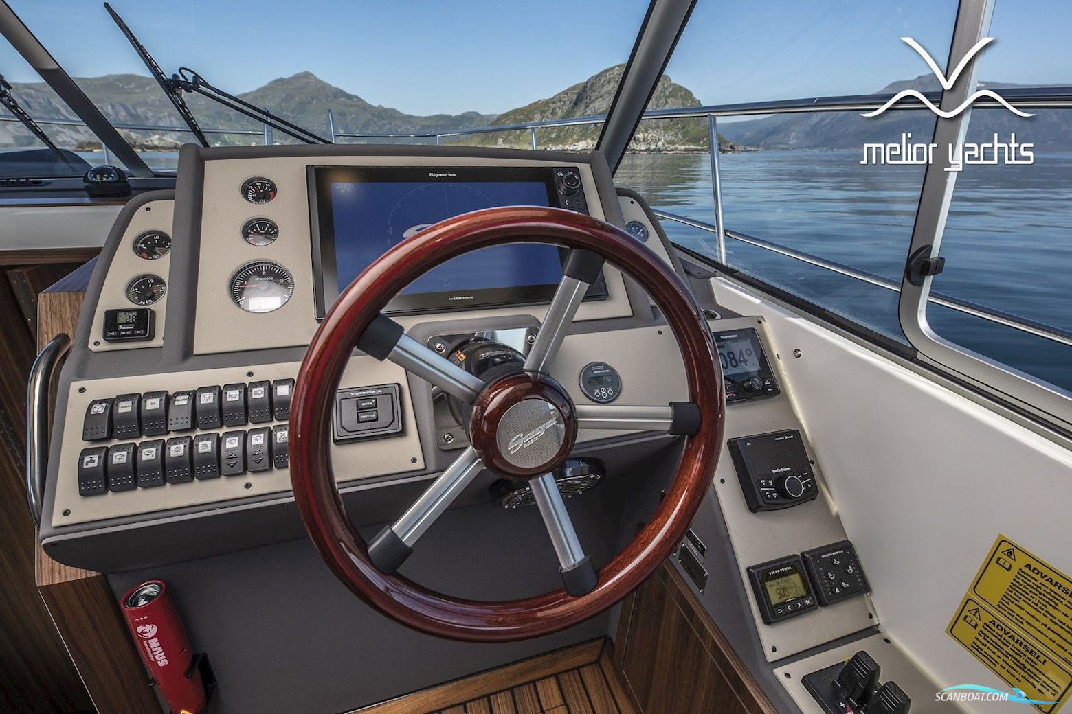 Saga 385 - Edition Walnut Interior